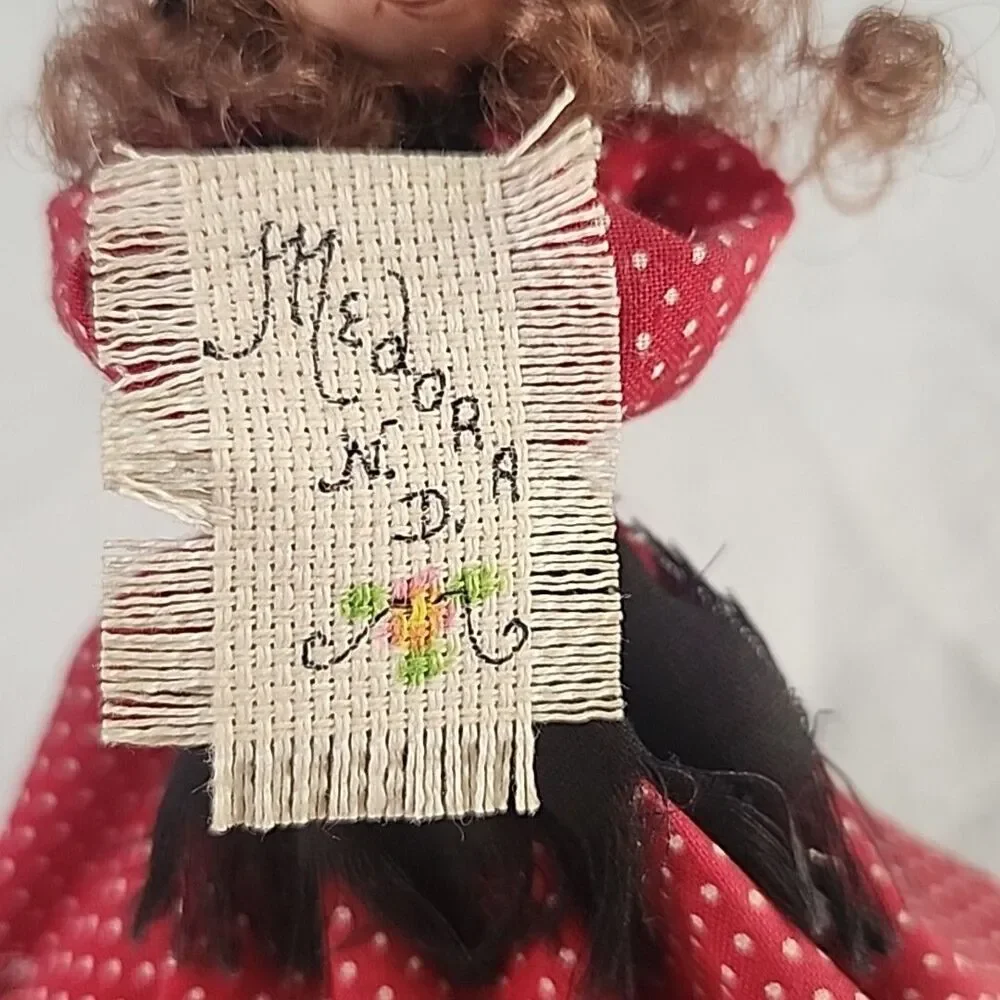 Doll Figure Colonial Girl Jo Herbst N. Dakota Copyright 1989 Handmade Wood VTG